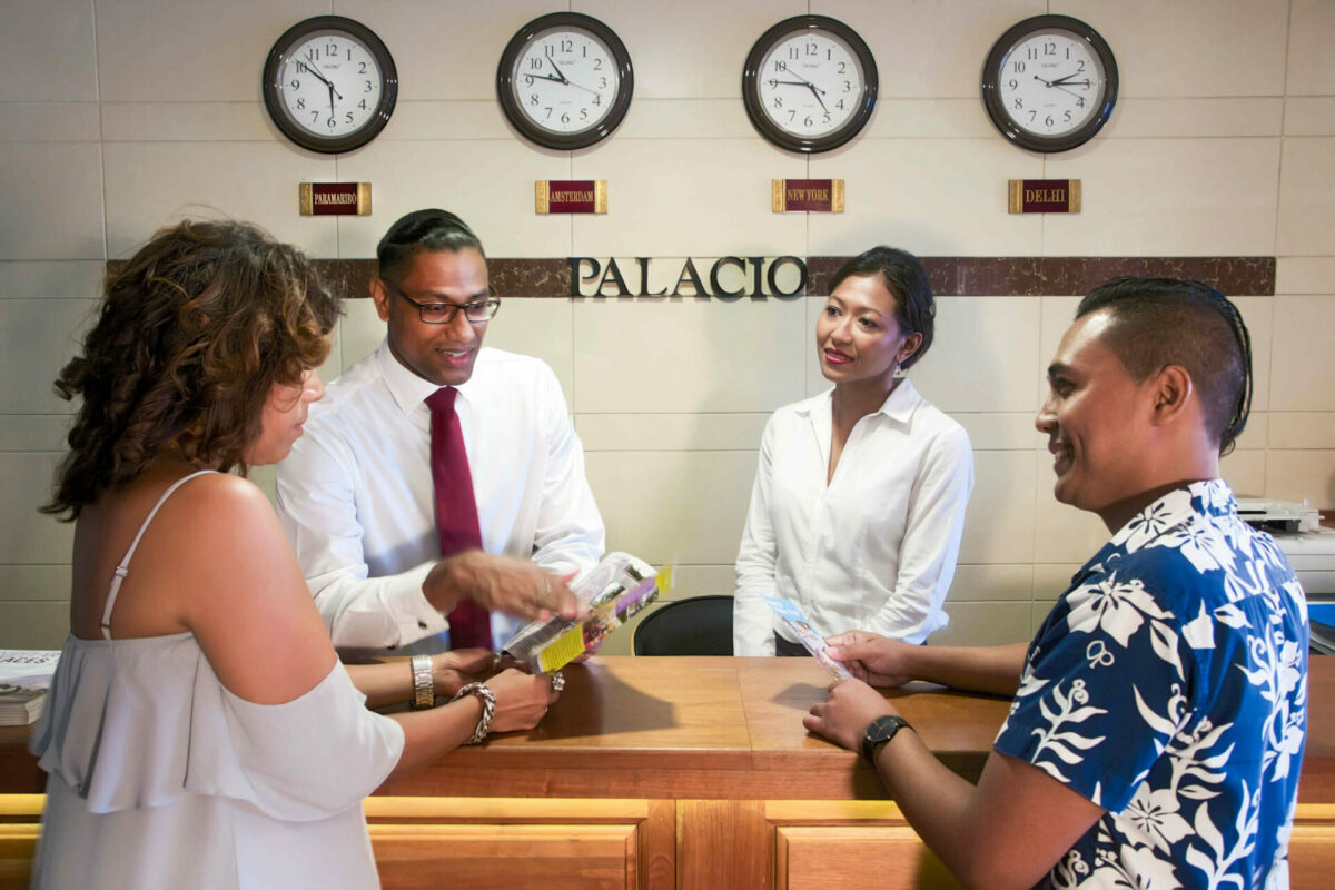 Palacio-FrontDesk-CheckIn-Zoom